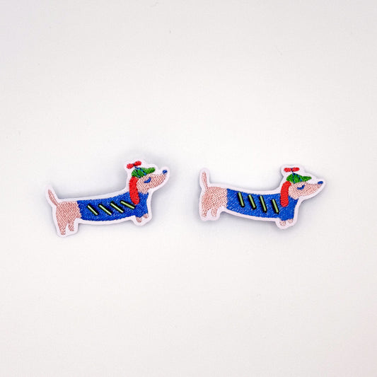 Broche Teckel Perlé – La touche chic et décalée