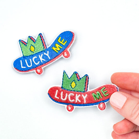 Pin’s "Lucky Me – Skateboard" — Talisman des esprits libres
