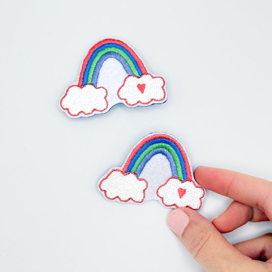 Broche “Arc caché” – Pour celles et ceux qui avancent en couleur