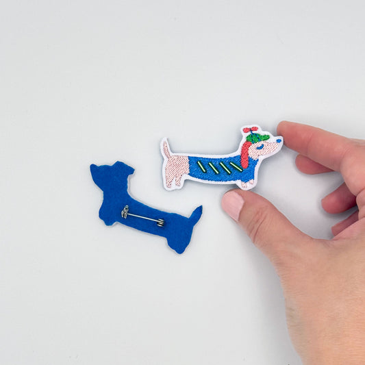 Broche Teckel Perlé – La touche chic et décalée