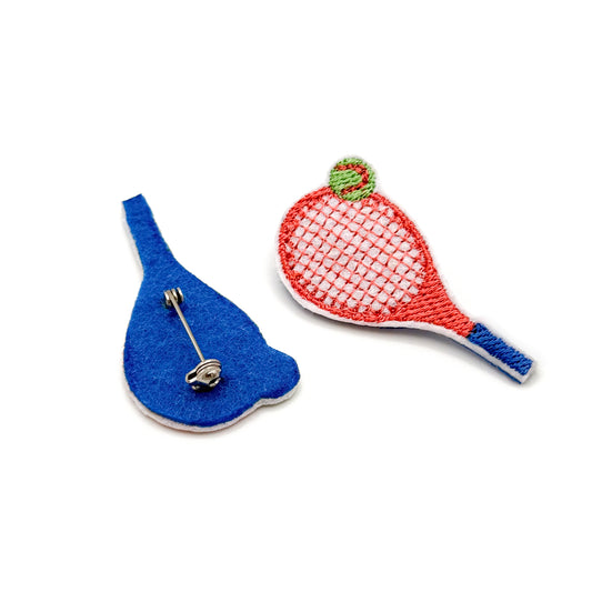 Broche brodée Raquettes de tennis – L’élégance du jeu